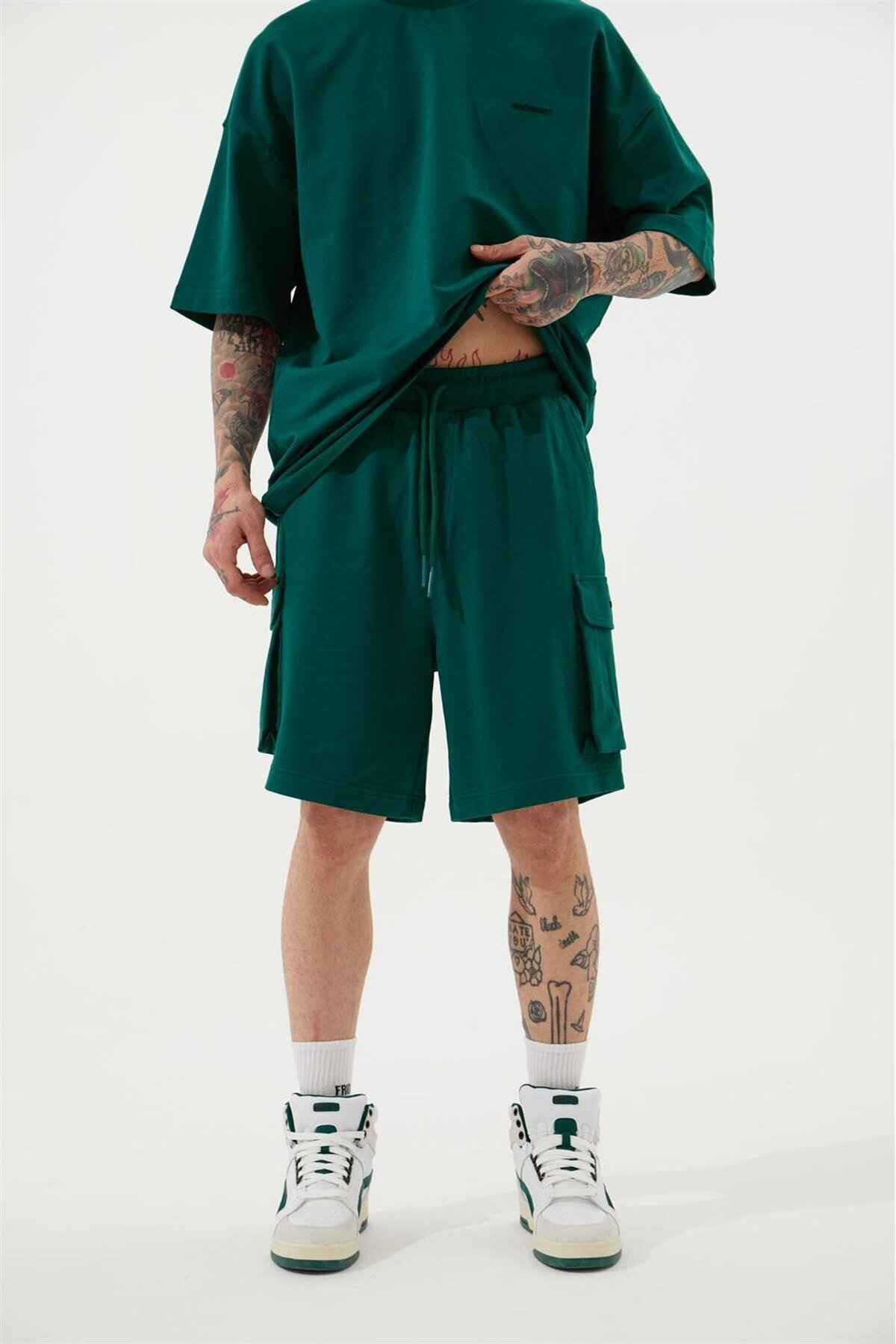 شورت کرمی مردانه با جیب باری