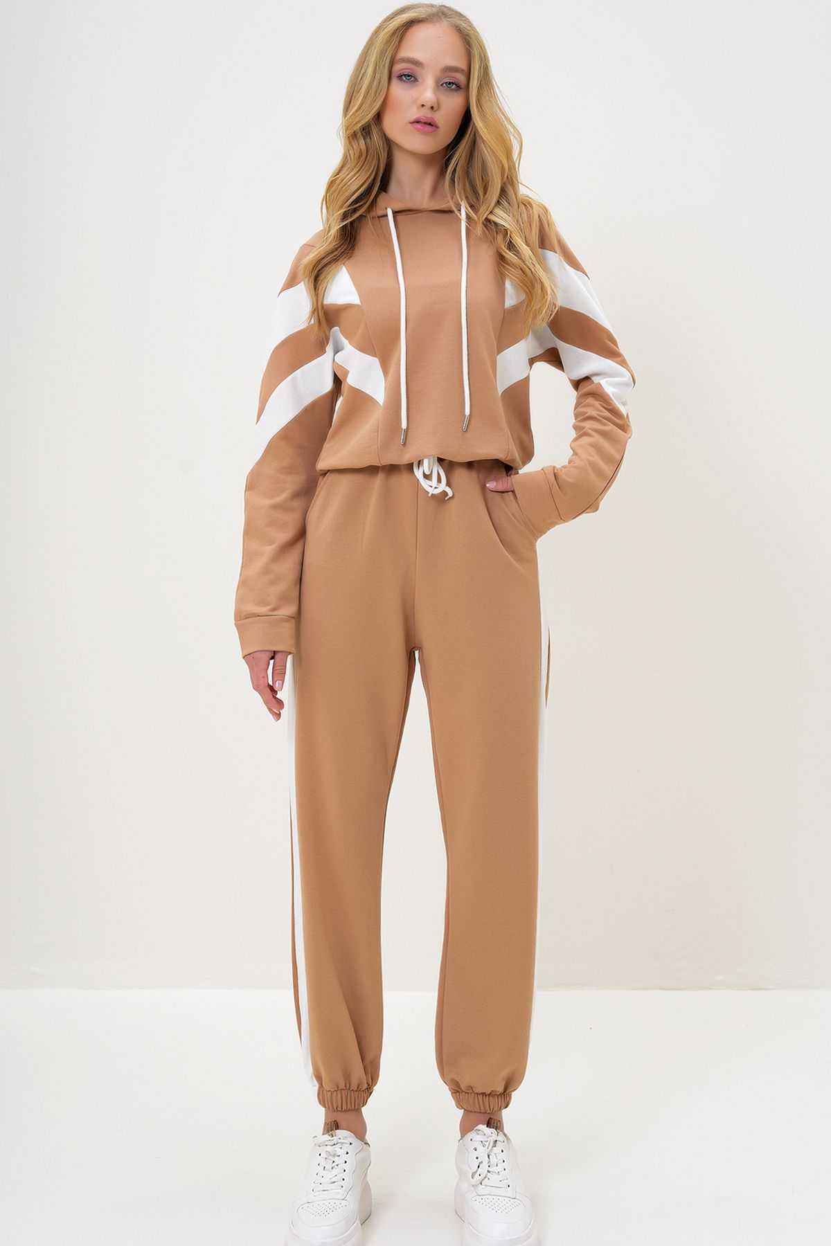 ست گرمکن سرپوش دار بیسکویتی زنانه و ست لباس ورزشی سرآستین الاستیک