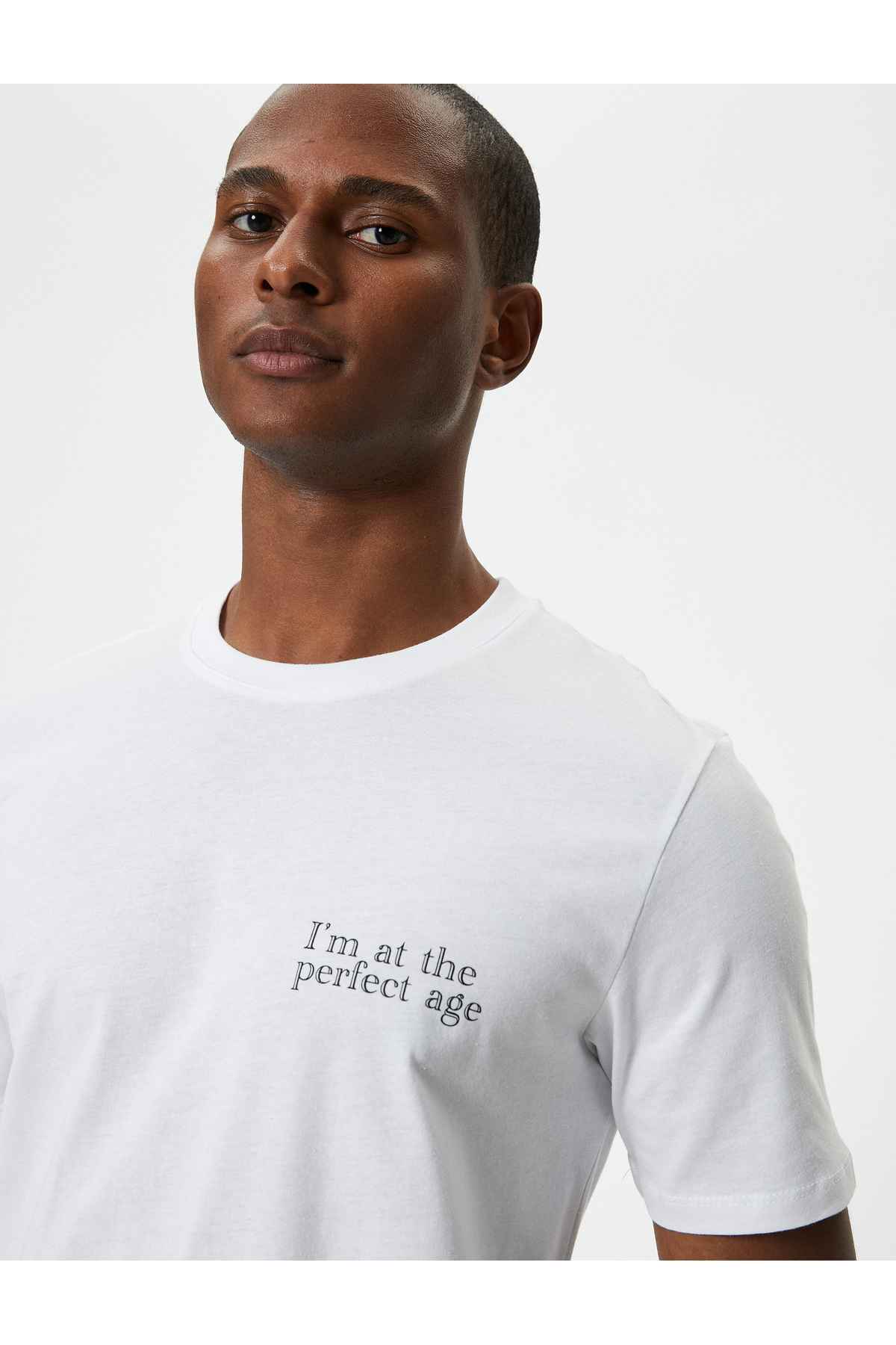 تیشرت چاپی شعار اسلیم فیت یقه کوتاه آستین کوتاه