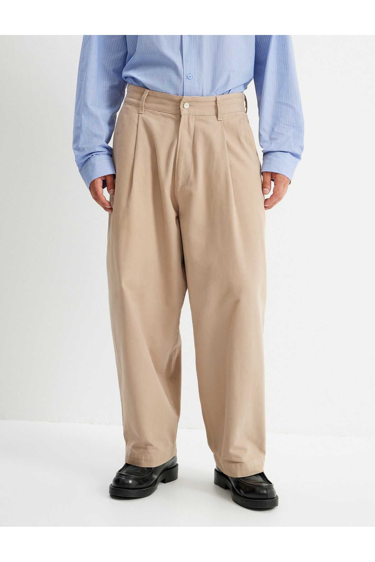 جیب های زیادی شلوار جیب به تفصیل