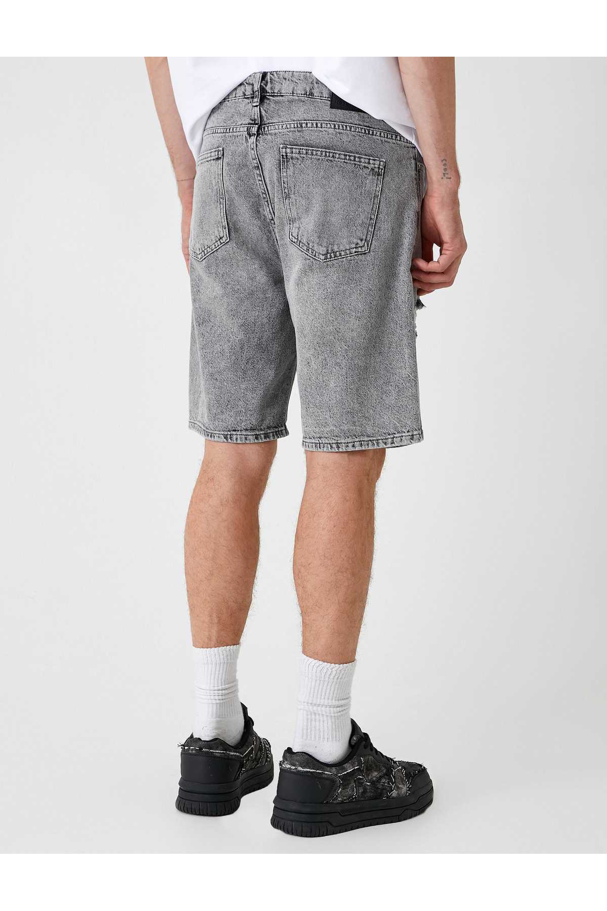 شلوارک جین سایز بزرگ برمودا با جزییات جیبی فرسوده