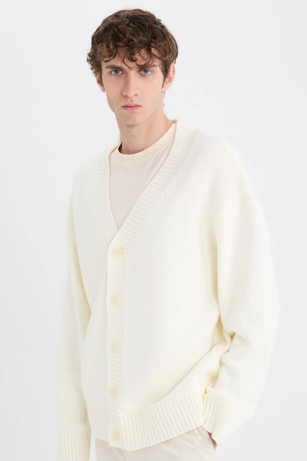 ژاکت کش باف پشمی دکمه دار یقه Relax Fit V