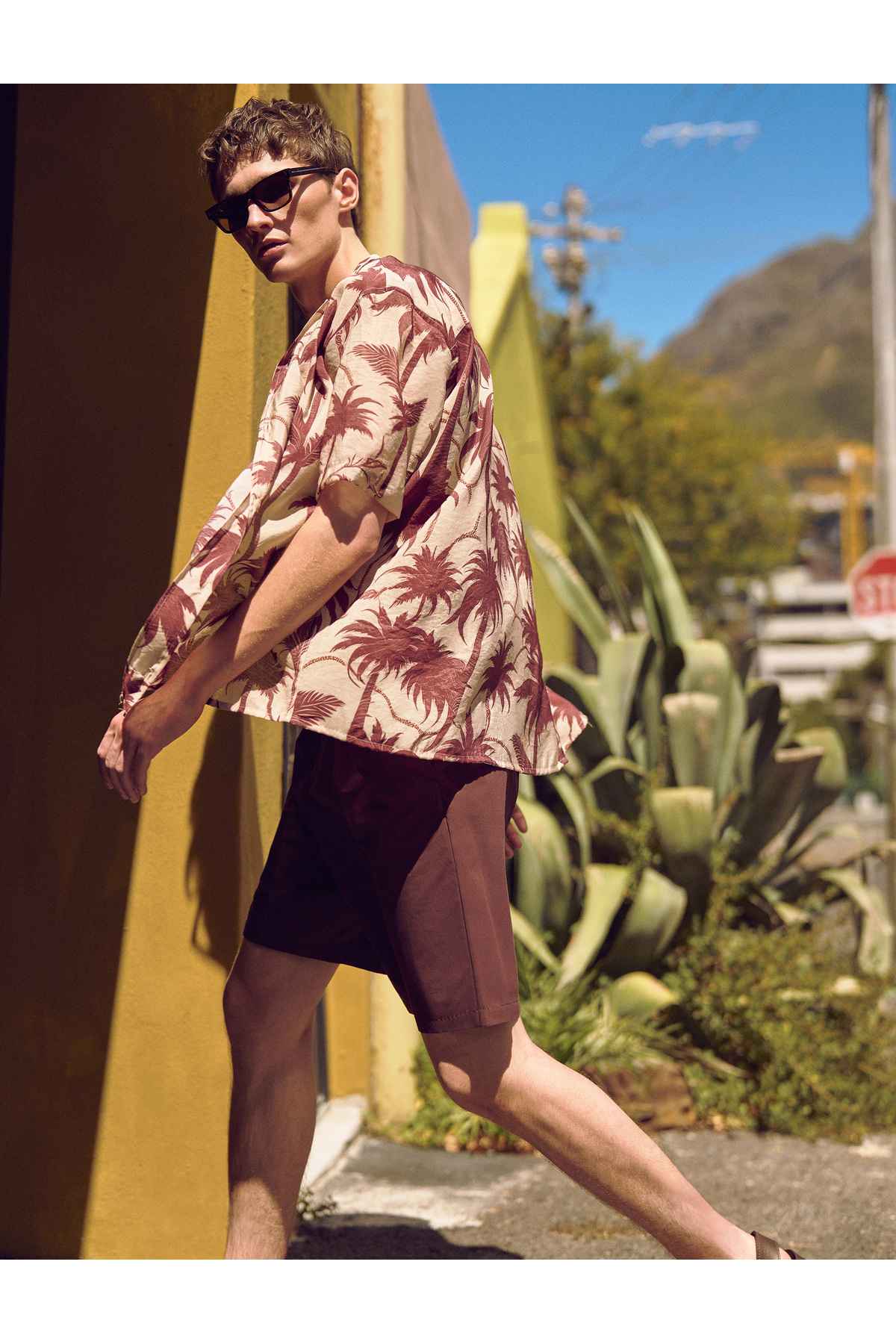 شلوارک پارچه ای جیب پلیسه دار با جزئیات