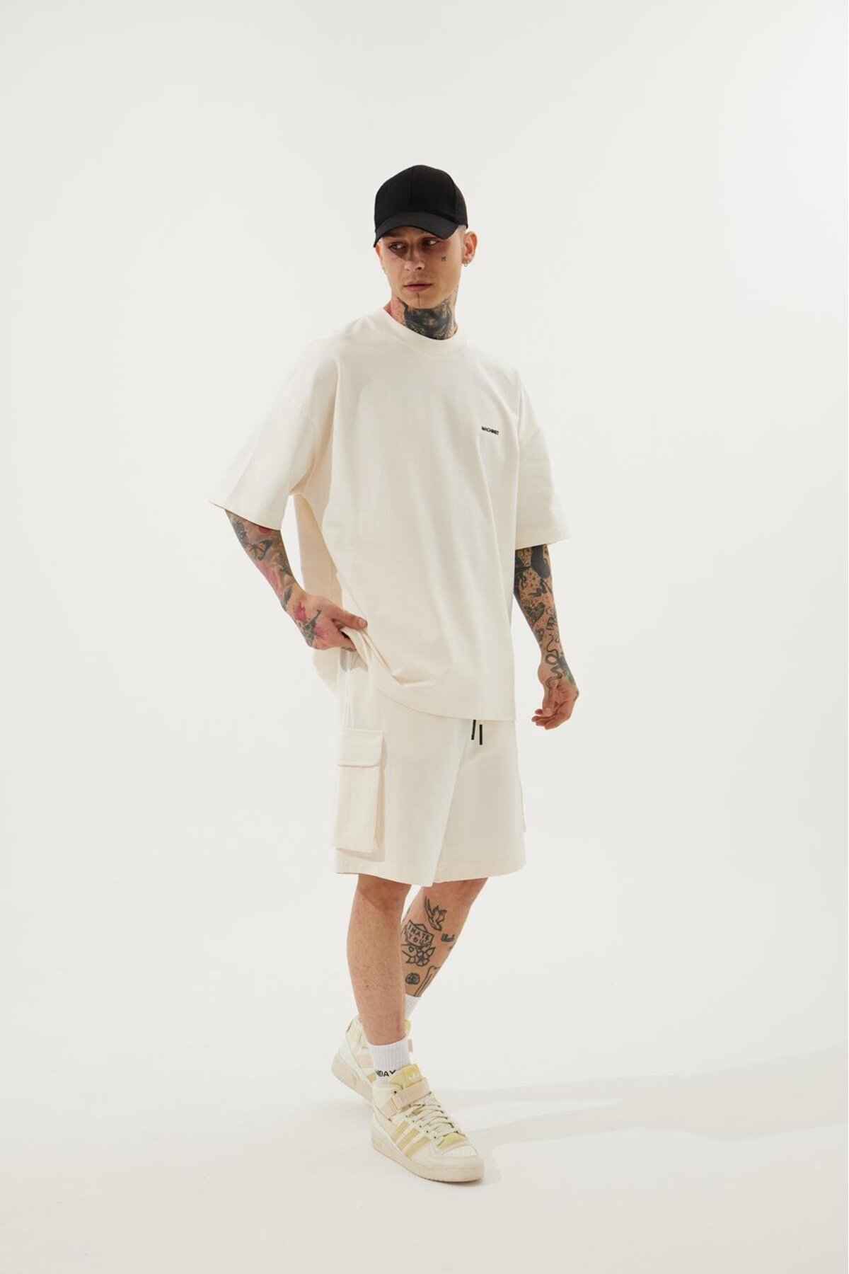 شورت کرمی مردانه با جیب باری