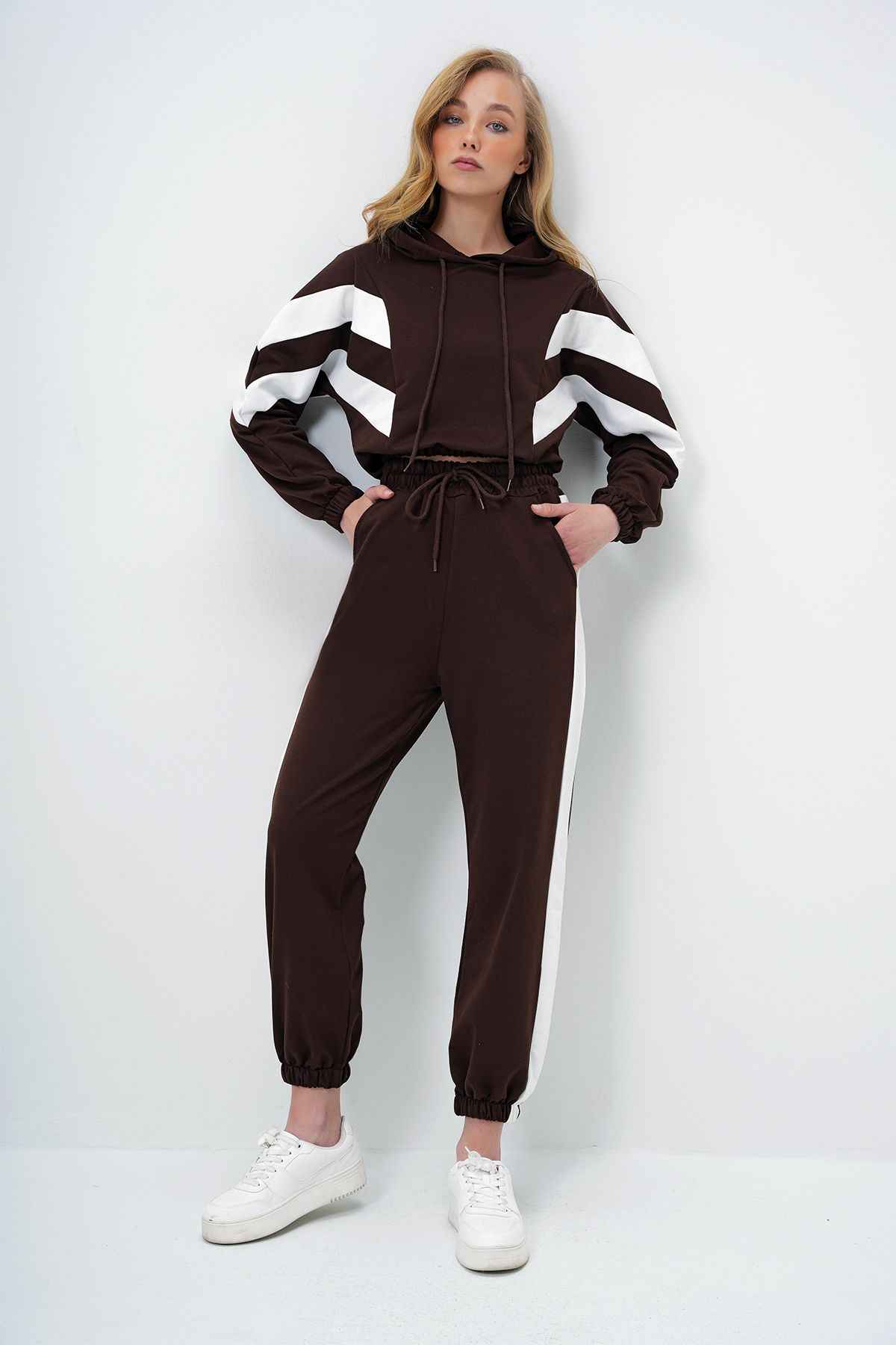 ست گرمکن سرپوش دار بیسکویتی زنانه و ست لباس ورزشی سرآستین الاستیک