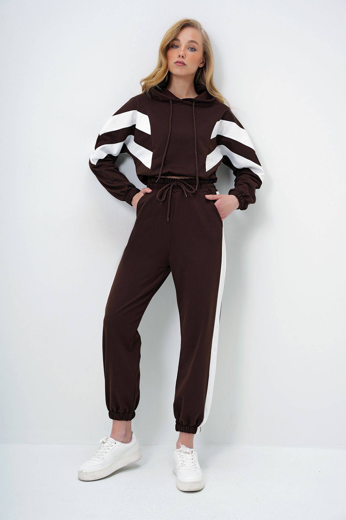 ست گرمکن سرپوش دار بیسکویتی زنانه و ست لباس ورزشی سرآستین الاستیک